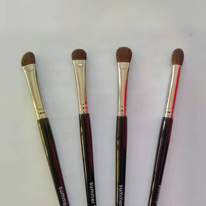 Pony-hair-eye-shadow-brush3